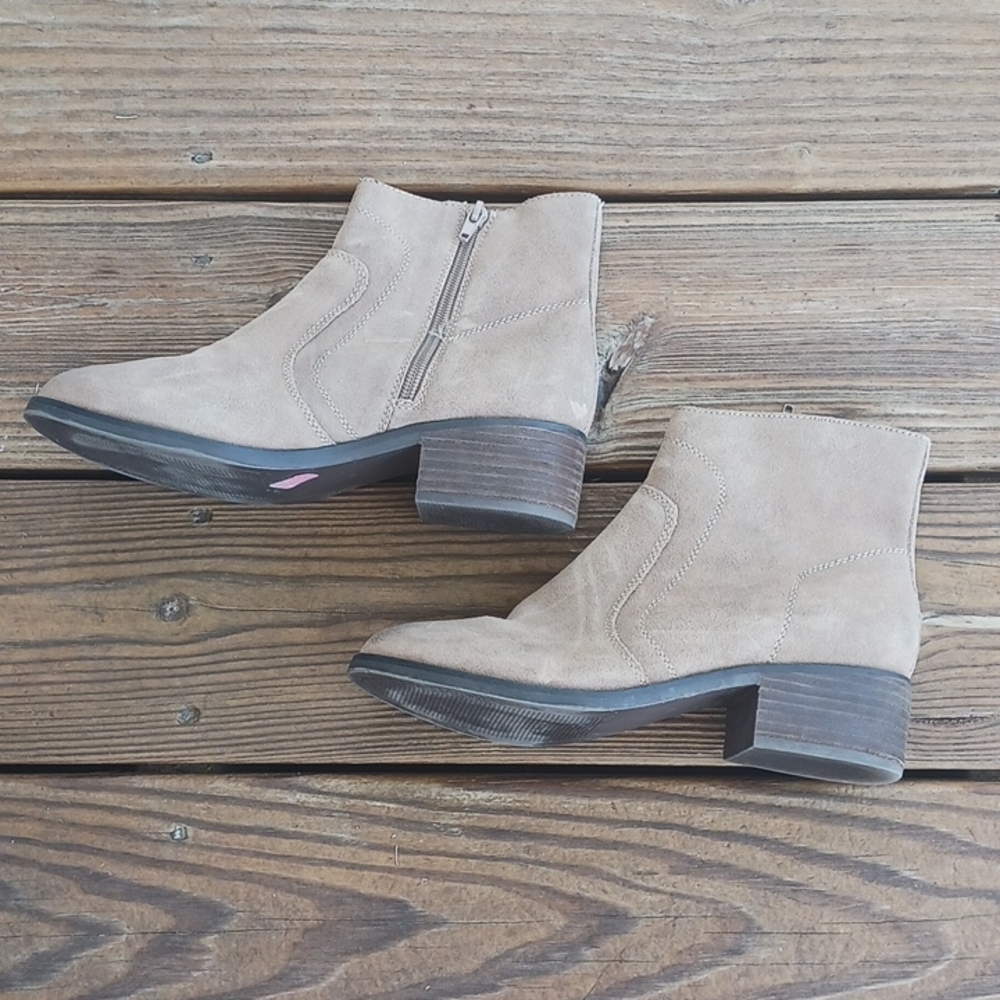 Gibson Latimer leather zip up booties size 8